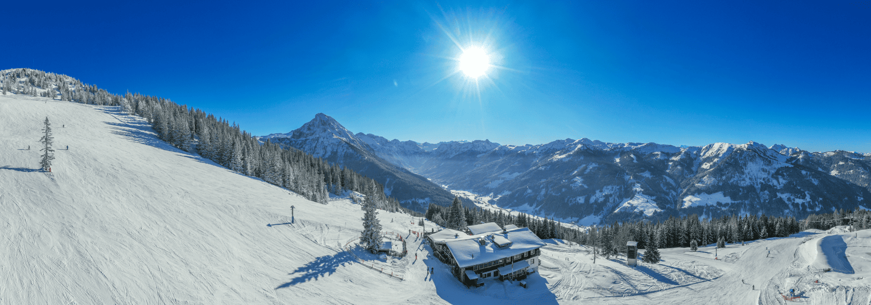 Die SchüttAlm mitten auf der Skipiste in Flachauwinkl-Kleinarl